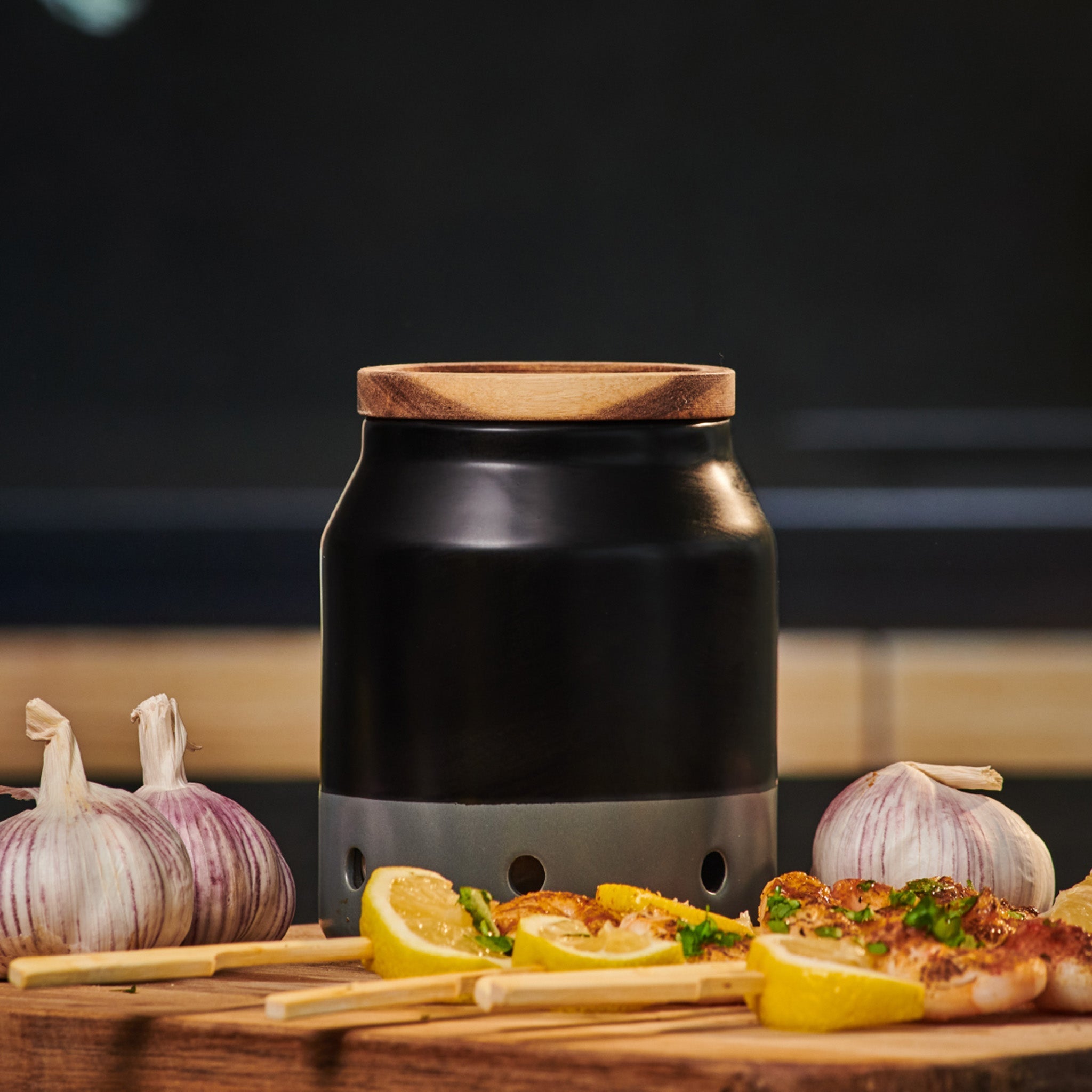 Cole & Mason Elmdon Ceramic Garlic Keeper